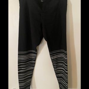 Black and white stripe athletic leggings